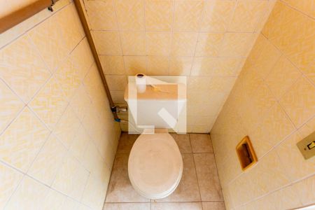 Casa à venda com 212m², 3 quartos e 2 vagas Casa à venda com 212m², 3 quartos e 2 vagasBanheiro de Serviços