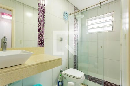 Casa à venda com 212m², 3 quartos e 2 vagas Casa à venda com 212m², 3 quartos e 2 vagasBanheiro Suite 2