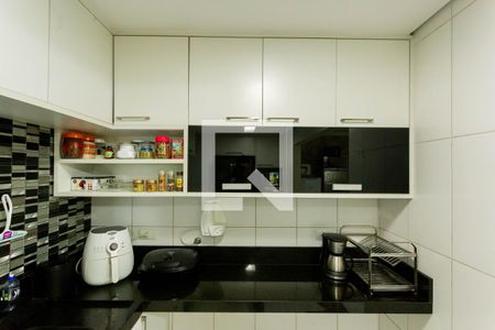 Casa à venda com 212m², 3 quartos e 2 vagas Casa à venda com 212m², 3 quartos e 2 vagasCozinha