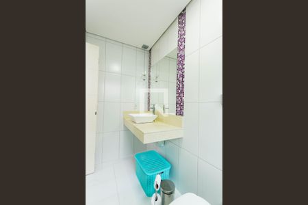 Casa à venda com 212m², 3 quartos e 2 vagas Casa à venda com 212m², 3 quartos e 2 vagasBanheiro Suite 2