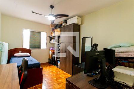 Casa à venda com 212m², 3 quartos e 2 vagas Casa à venda com 212m², 3 quartos e 2 vagasQuarto