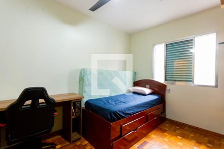 Casa à venda com 212m², 3 quartos e 2 vagas Casa à venda com 212m², 3 quartos e 2 vagasQuarto