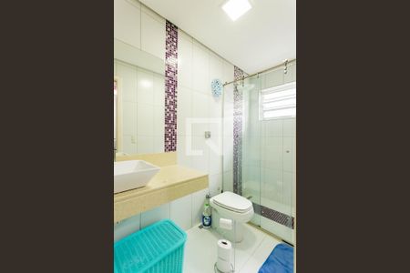 Casa à venda com 212m², 3 quartos e 2 vagas Casa à venda com 212m², 3 quartos e 2 vagasBanheiro Suite 2