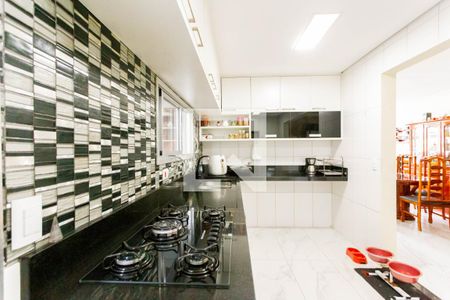 Casa à venda com 212m², 3 quartos e 2 vagas Casa à venda com 212m², 3 quartos e 2 vagasCozinha