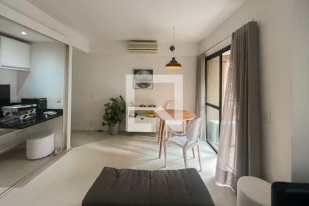 Sala de apartamento para alugar com 1 quarto, 60m² em Jardim Europa, São Paulo