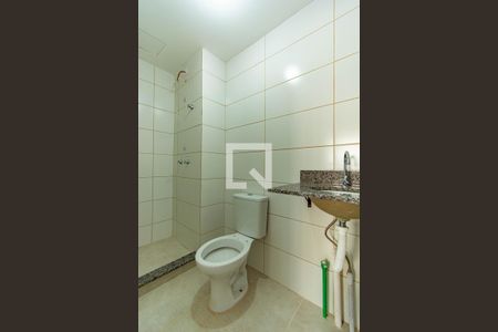 Banheiro de apartamento à venda com 2 quartos, 47m² em Estância Velha, Canoas