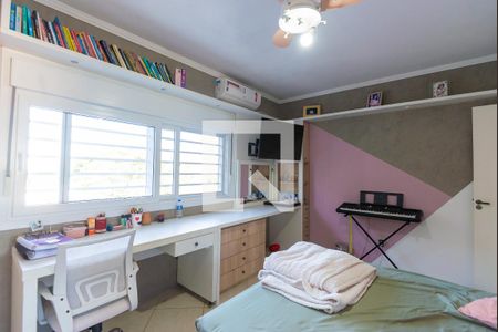 Quarto 2 de casa à venda com 3 quartos, 170m² em Teresópolis, Porto Alegre