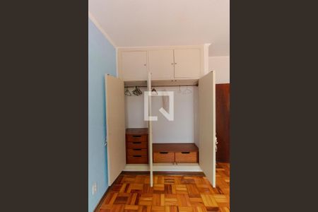 Casa à venda com 137m², 2 quartos e 2 vagasQuarto 01 - Armário