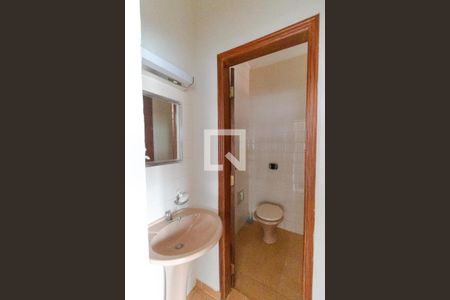 Casa à venda com 137m², 2 quartos e 2 vagasBanheiro da Suíte (Edícula)