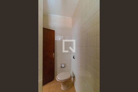 Casa à venda com 137m², 2 quartos e 2 vagasBanheiro da Suíte (Edícula)