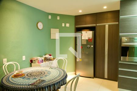 Apartamento para alugar com 156m², 3 quartos e 2 vagas Apartamento para alugar com 156m², 3 quartos e 2 vagasCozinha
