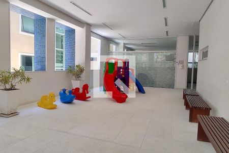 Apartamento para alugar com 156m², 3 quartos e 2 vagas Apartamento para alugar com 156m², 3 quartos e 2 vagasÁrea Comum - Playground