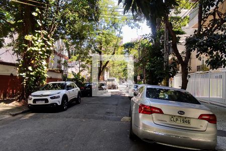 Apartamento para alugar com 156m², 3 quartos e 2 vagas Apartamento para alugar com 156m², 3 quartos e 2 vagasVista da Rua