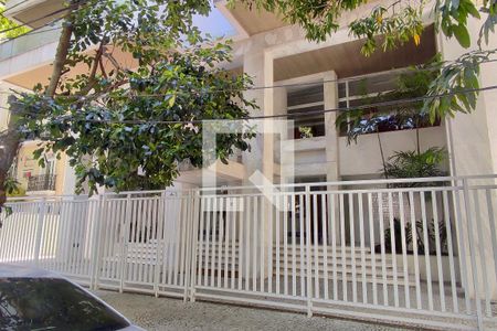 Apartamento para alugar com 156m², 3 quartos e 2 vagas Apartamento para alugar com 156m², 3 quartos e 2 vagasFachada