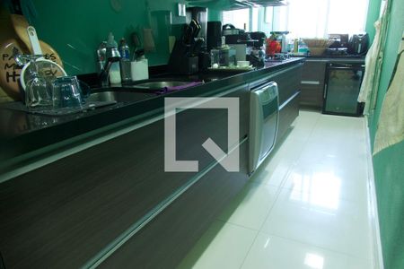 Apartamento para alugar com 156m², 3 quartos e 2 vagas Apartamento para alugar com 156m², 3 quartos e 2 vagasCozinha