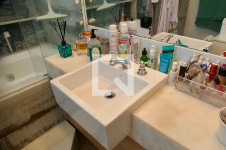Apartamento para alugar com 156m², 3 quartos e 2 vagas Apartamento para alugar com 156m², 3 quartos e 2 vagasSuíte banheiro