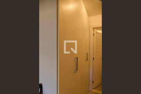 Apartamento para alugar com 156m², 3 quartos e 2 vagas Apartamento para alugar com 156m², 3 quartos e 2 vagasQuarto serviço