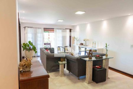 Sala de casa de condomínio para alugar com 3 quartos, 170m² em Piratininga, Niterói