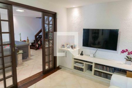 Sala de casa de condomínio à venda com 3 quartos, 170m² em Piratininga, Niterói