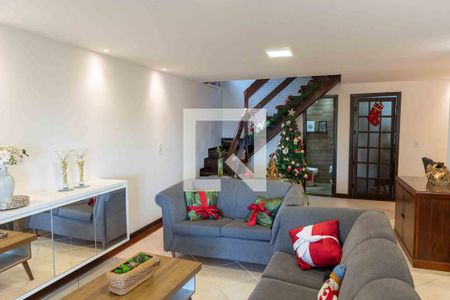 Sala de casa de condomínio para alugar com 3 quartos, 170m² em Piratininga, Niterói