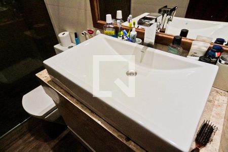 Casa de condomínio à venda com 396m², 4 quartos e 4 vagasBanheiro da Suíte 1