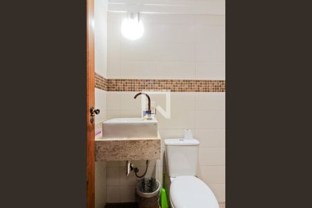 Casa de condomínio à venda com 396m², 4 quartos e 4 vagasBanheiro de Serviço