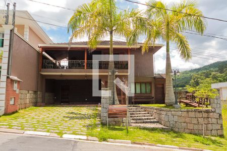Casa de condomínio à venda com 396m², 4 quartos e 4 vagasFachada