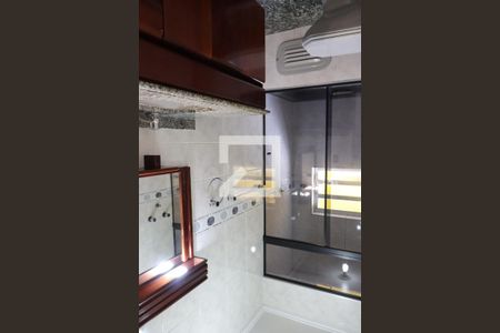 Casa à venda com 256m², 4 quartos e 2 vagasBanheiro da Suíte