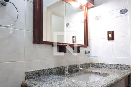 Casa à venda com 256m², 4 quartos e 2 vagasBanheiro da Suíte