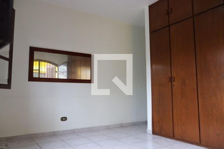 Casa à venda com 256m², 4 quartos e 2 vagassuite