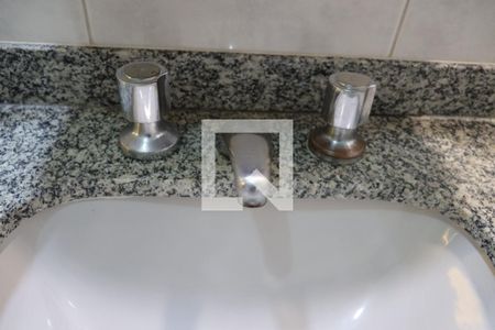 Casa à venda com 256m², 4 quartos e 2 vagasBanheiro da Suíte