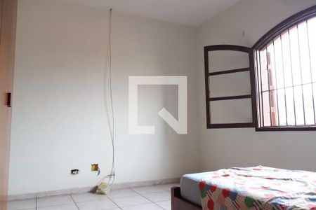 Casa à venda com 256m², 4 quartos e 2 vagasquarto 2