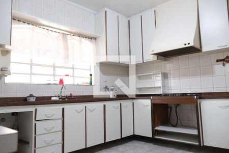 Casa à venda com 256m², 4 quartos e 2 vagascozinha