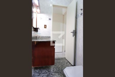 Casa à venda com 256m², 4 quartos e 2 vagasBanheiro da Suíte