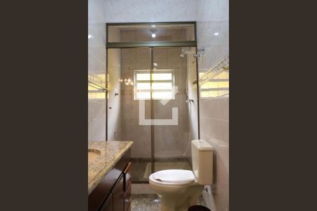 Casa à venda com 256m², 4 quartos e 2 vagasbanheiro do corredor