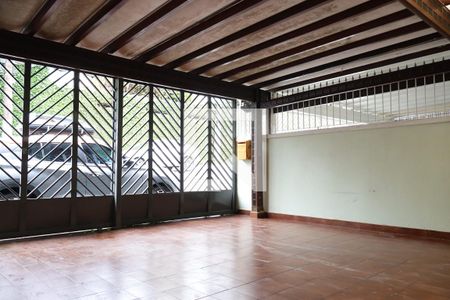 Casa à venda com 256m², 4 quartos e 2 vagasGaragem