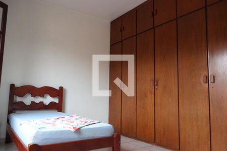 Casa à venda com 256m², 4 quartos e 2 vagasquarto 2