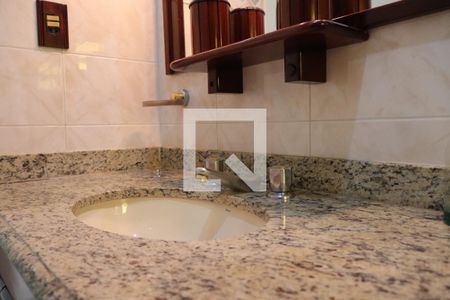 Casa à venda com 256m², 4 quartos e 2 vagasbanheiro do corredor