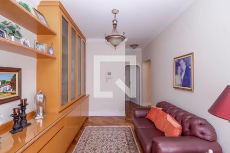 Casa à venda com 700m², 5 quartos e 6 vagasBiblioteca