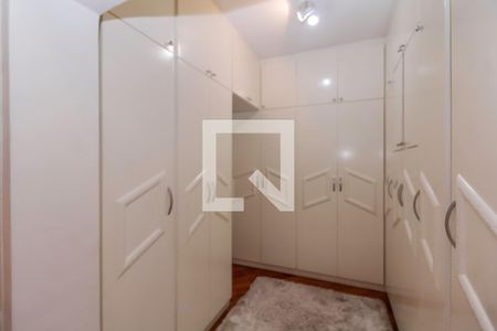 Casa à venda com 700m², 5 quartos e 6 vagasCloset