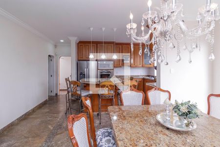 Casa à venda com 700m², 5 quartos e 6 vagasCozinha e Copa