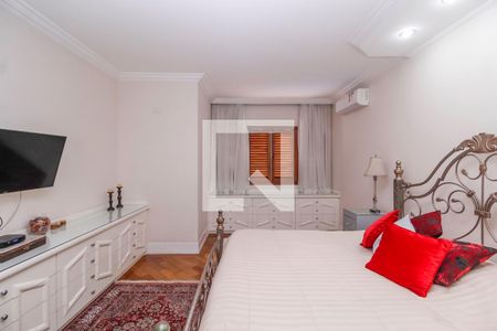 Casa à venda com 700m², 5 quartos e 6 vagasSuíte 1