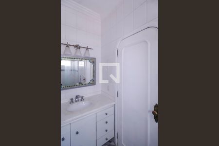 Casa à venda com 700m², 5 quartos e 6 vagasBanheiro 4