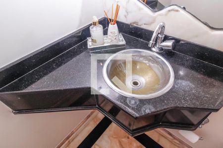 Casa à venda com 700m², 5 quartos e 6 vagasBanheiro 3