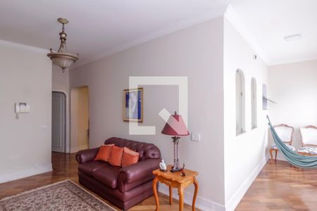 Casa à venda com 700m², 5 quartos e 6 vagasBiblioteca