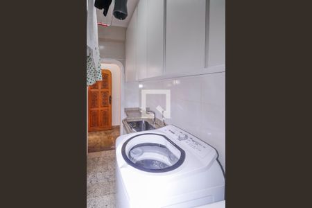 Casa à venda com 700m², 5 quartos e 6 vagasLavanderia