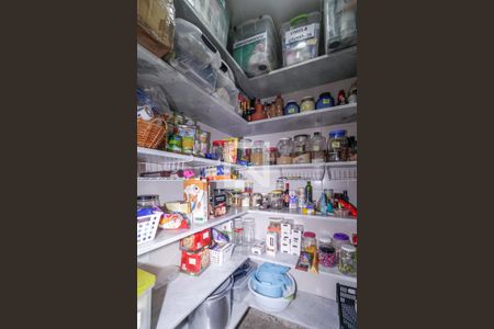 Casa à venda com 700m², 5 quartos e 6 vagasDespensa