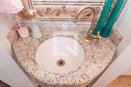 Casa à venda com 700m², 5 quartos e 6 vagasBanheiro 5