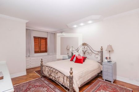 Casa à venda com 700m², 5 quartos e 6 vagasSuíte 1