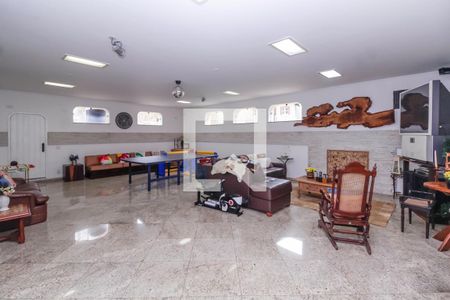 Casa à venda com 700m², 5 quartos e 6 vagasSalão de Festas